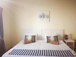 Гостиница 12 Greenpoint Guesthouse  Кейптаун